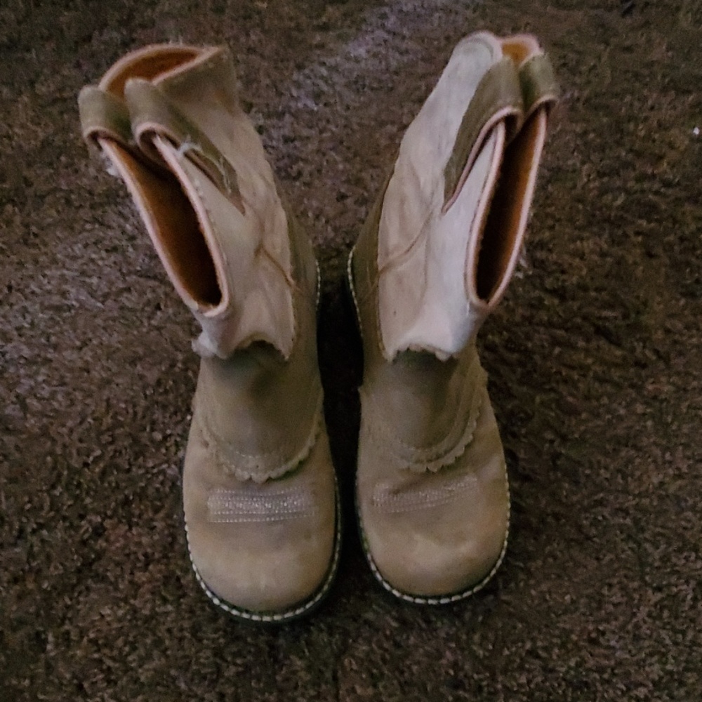 Ariat fatbaby